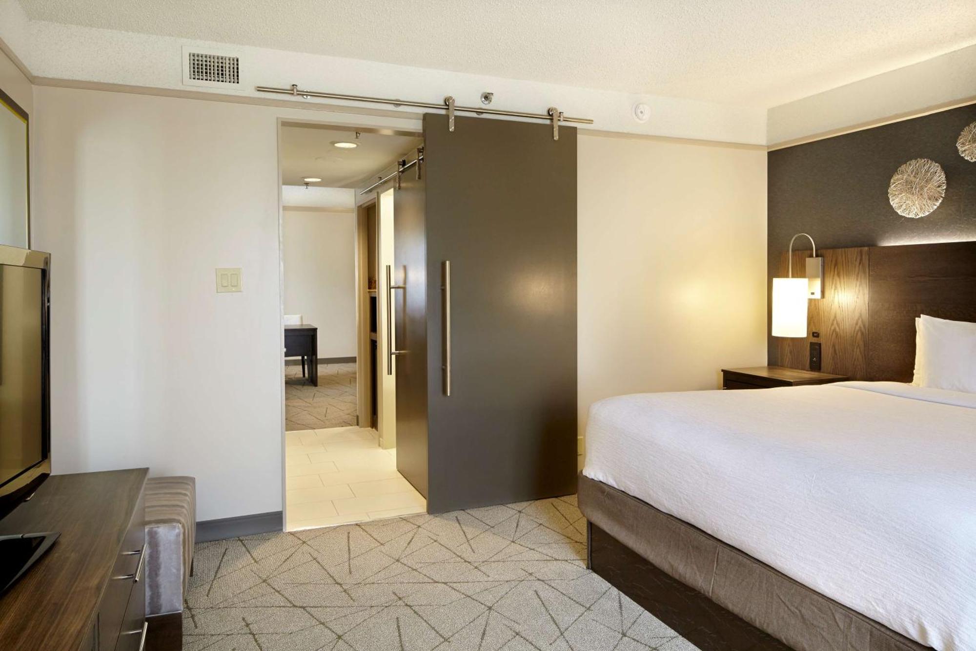 Embassy Suites By Hilton Atlanta Galleria Смирна Екстериор снимка