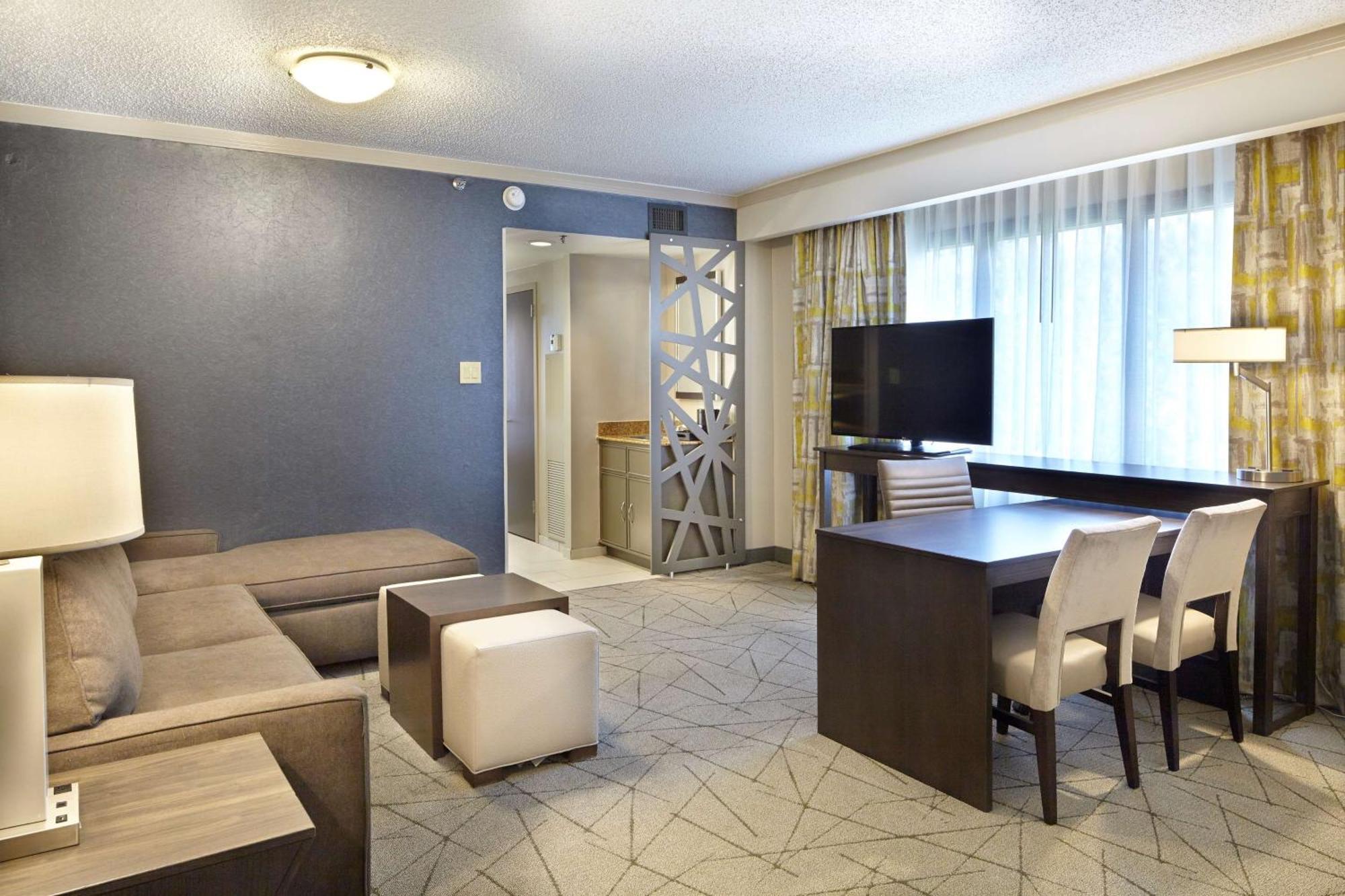 Embassy Suites By Hilton Atlanta Galleria Смирна Екстериор снимка