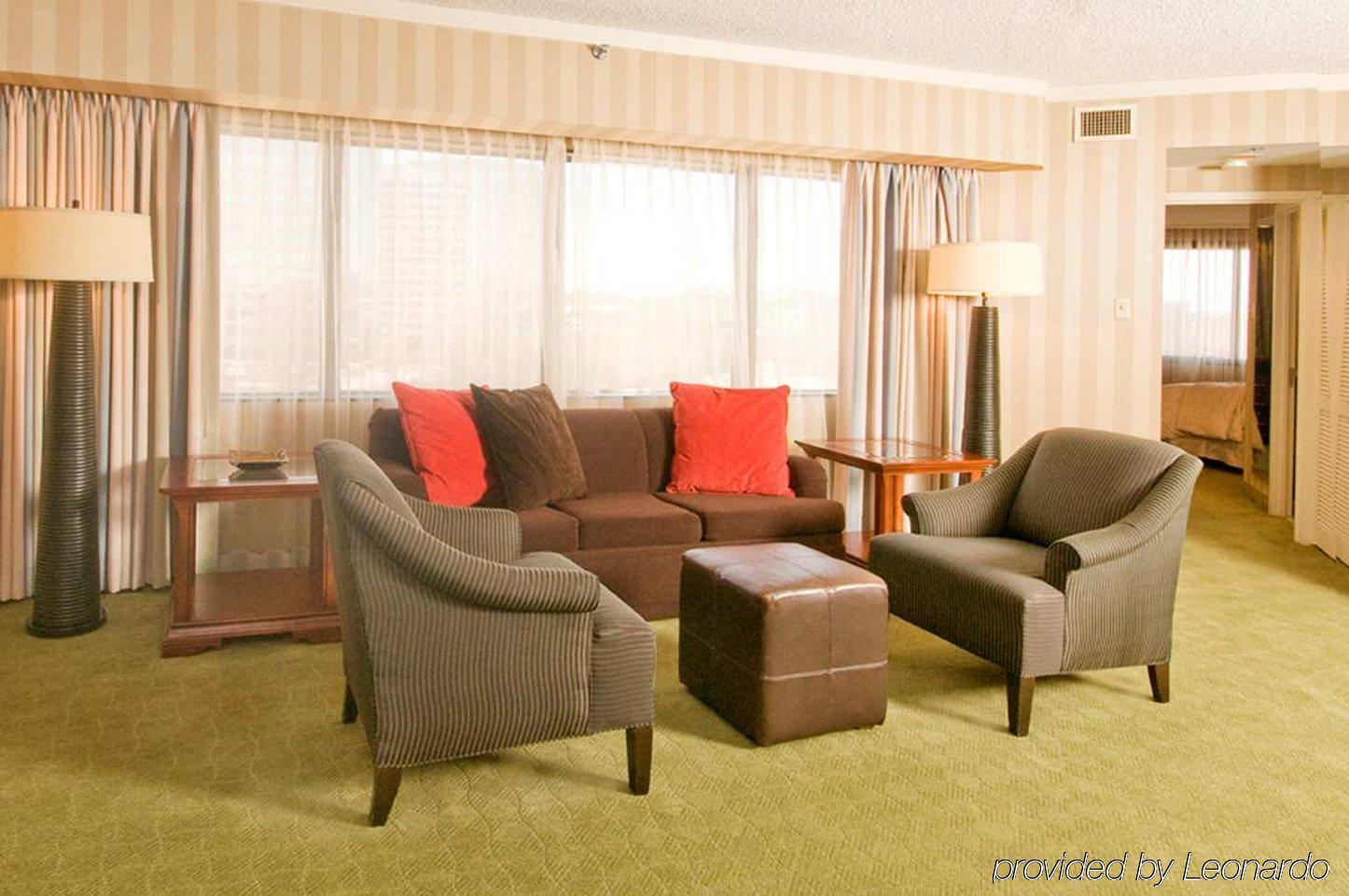 Embassy Suites By Hilton Atlanta Galleria Смирна Стая снимка