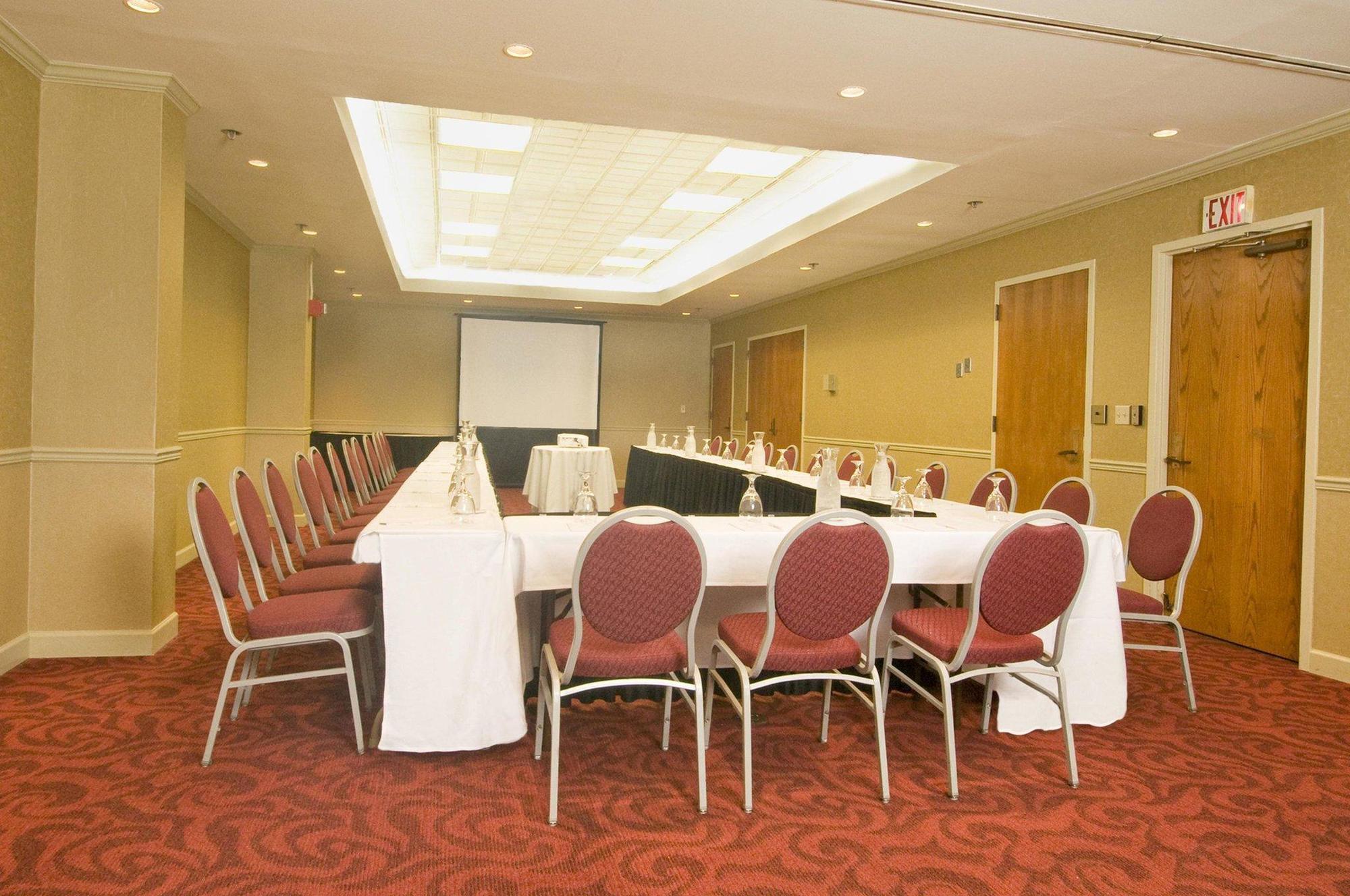 Embassy Suites By Hilton Atlanta Galleria Смирна Екстериор снимка